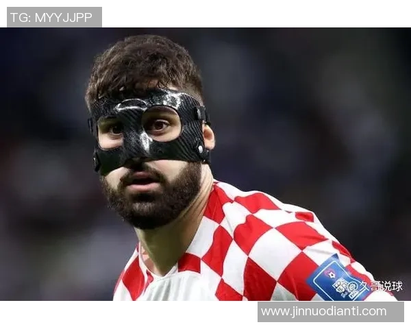 揭开蒙面唱将足球侠的真实身份与背后故事揭秘