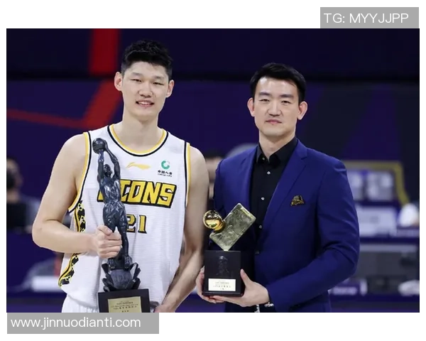 深圳篮球队防反战术解析:如何在比赛中实现高效转换与防守反击